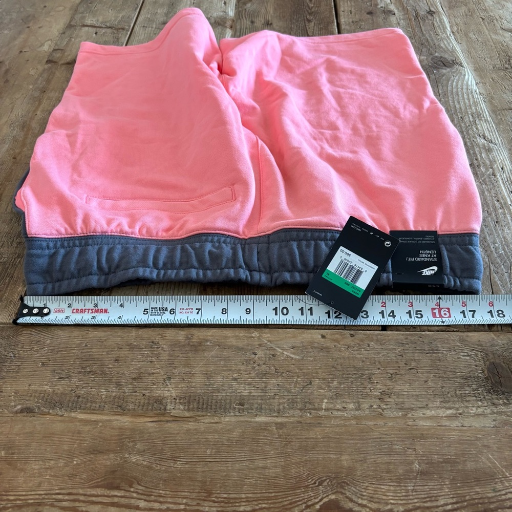 NWT Nike Swoosh Fleece Sweat Shorts Pink Gaze Contrast 
AR3161-668 Men's XL - Picture 9 of 9